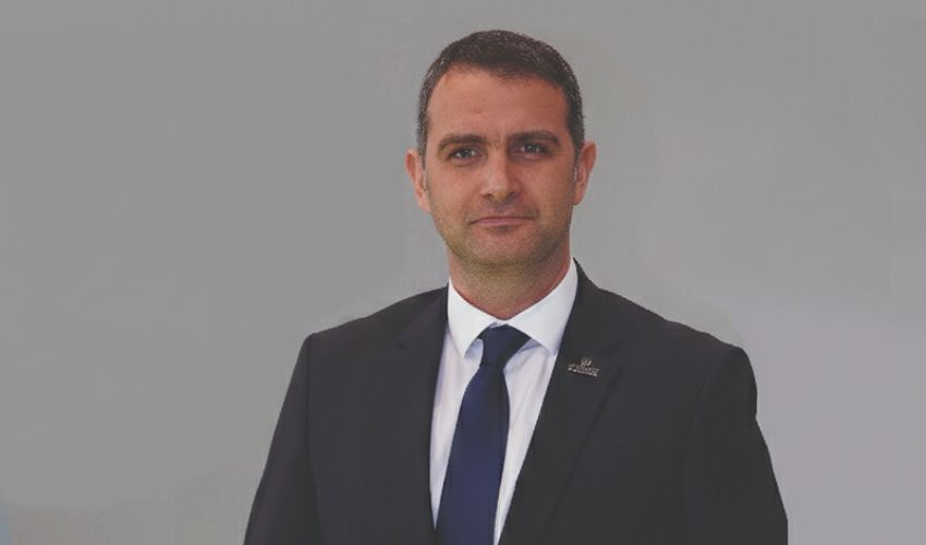 The Global Power of the Ecosystem: Knowledge Flow from the Field to the Centre and Collective Wisdom